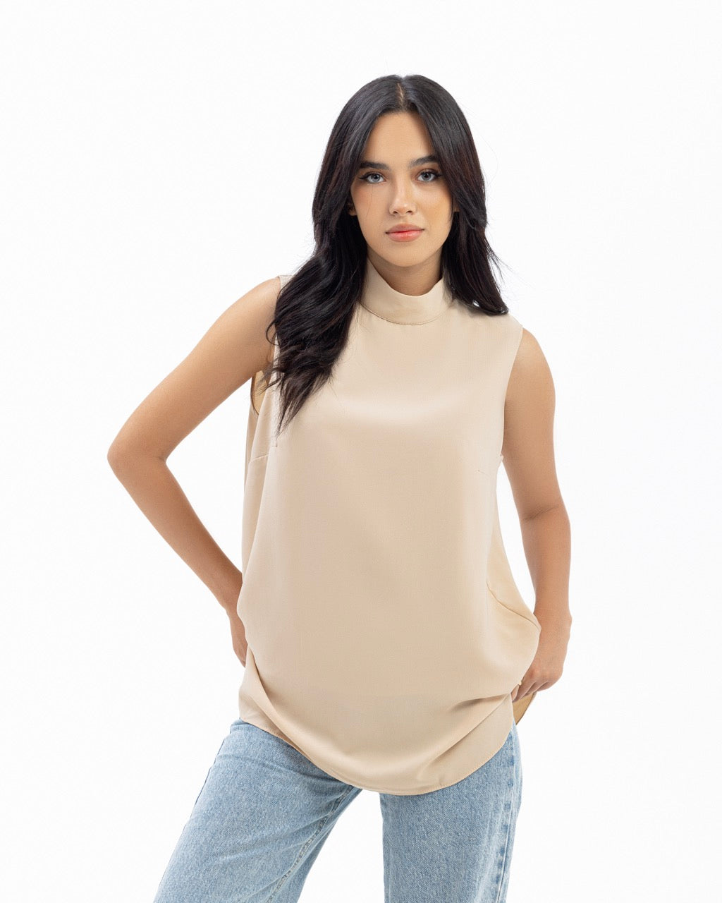 Sleeveless Crepe Turtleneck Short-length Top