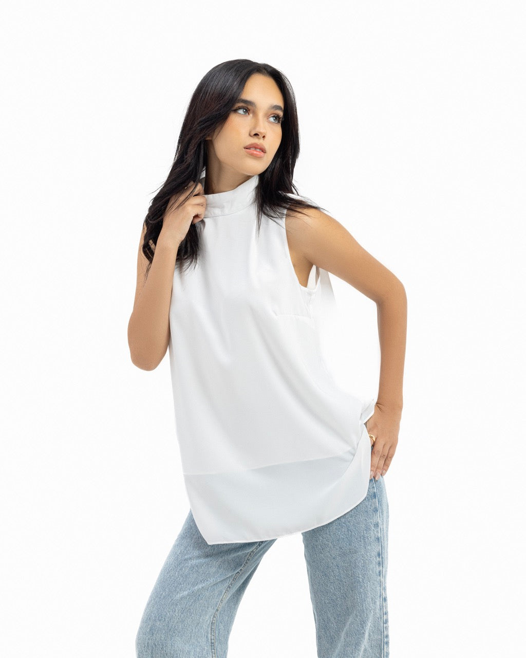 Sleeveless Crepe Turtleneck Short-length Top