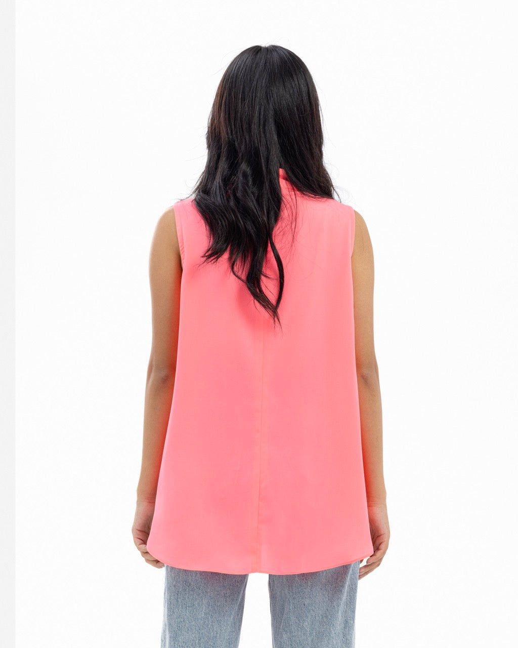 Sleeveless Crepe Turtleneck Short-length Top