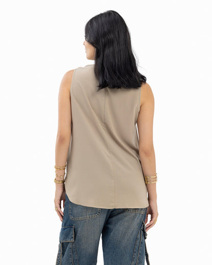 Coffee Sleeveless Crepe Turtleneck Short-length Top