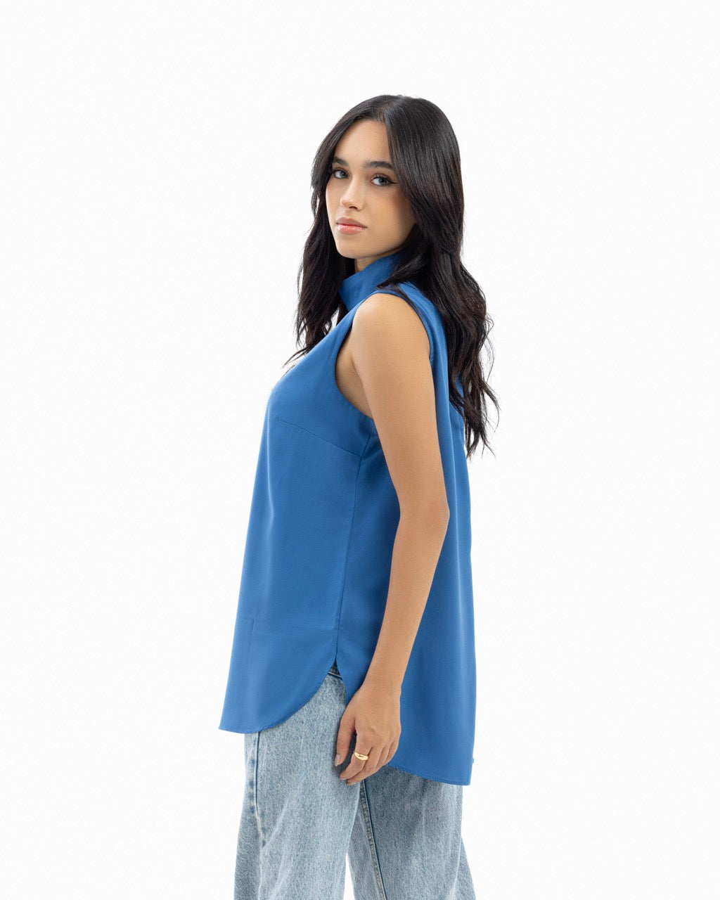 Sleeveless Crepe Turtleneck Short-length Top