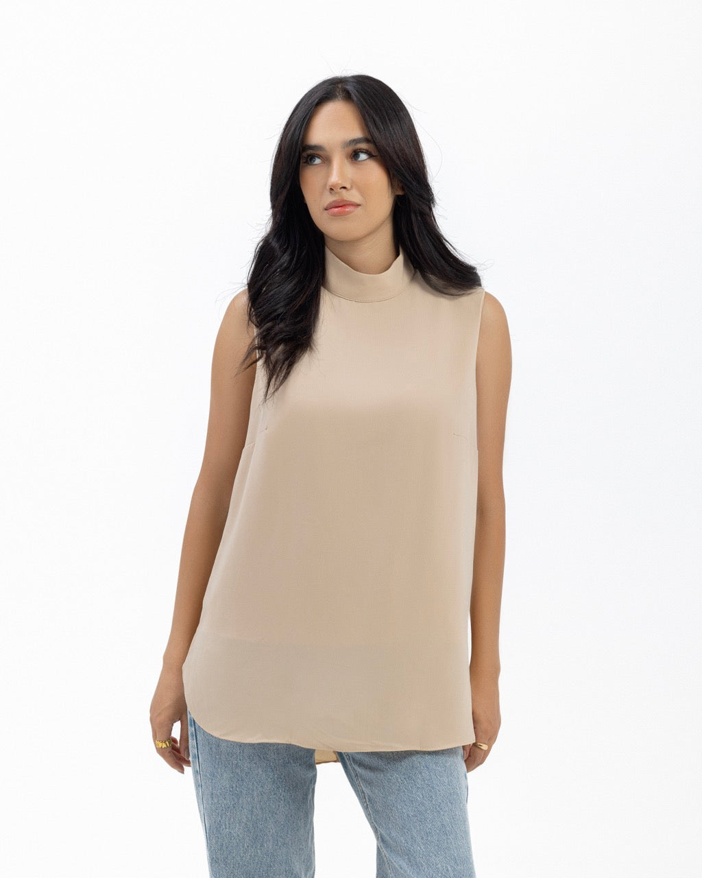 Sleeveless Crepe Turtleneck Short-length Top