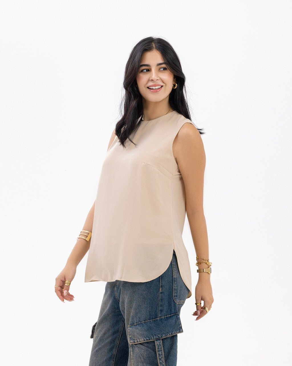 Beige Sleeveless Crepe Crewneck Short-length Top