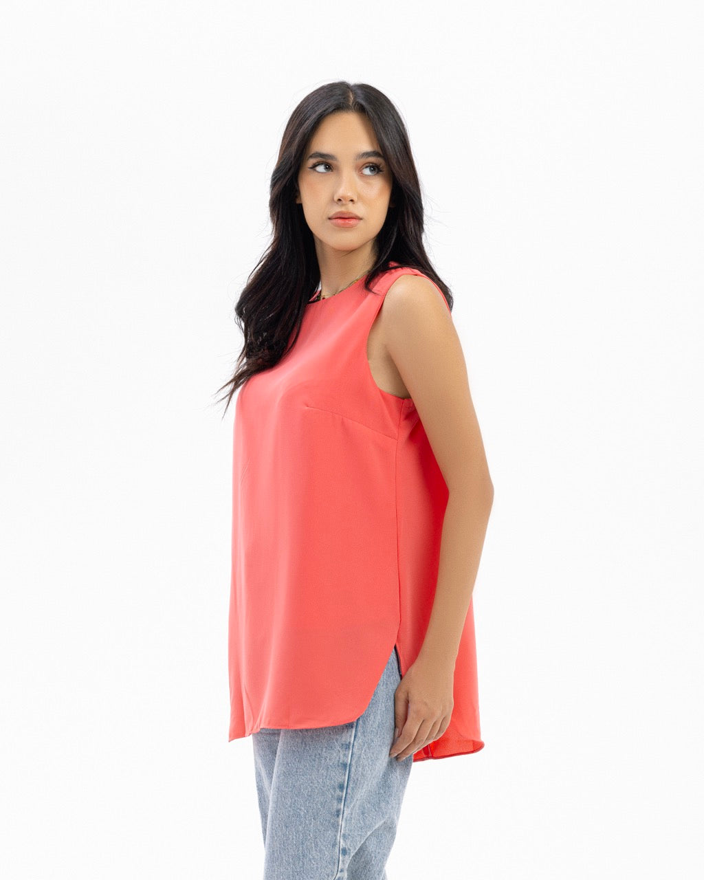 Red Sleeveless Crepe Crewneck Short-length Top