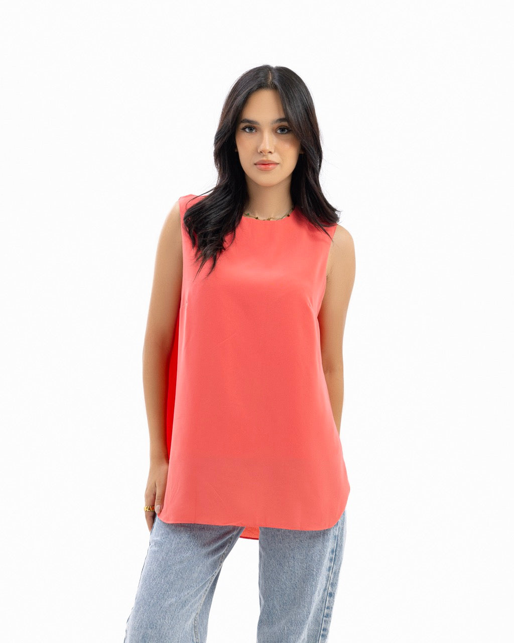 Red Sleeveless Crepe Crewneck Short-length Top