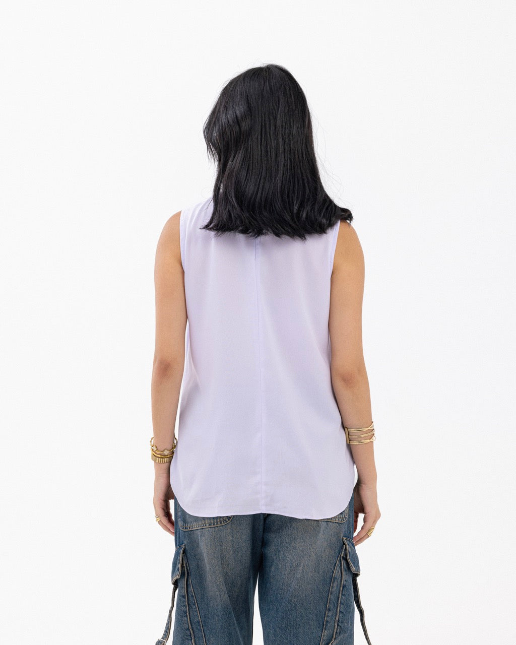 Lavender Sleeveless Crepe Crewneck Short-length Top