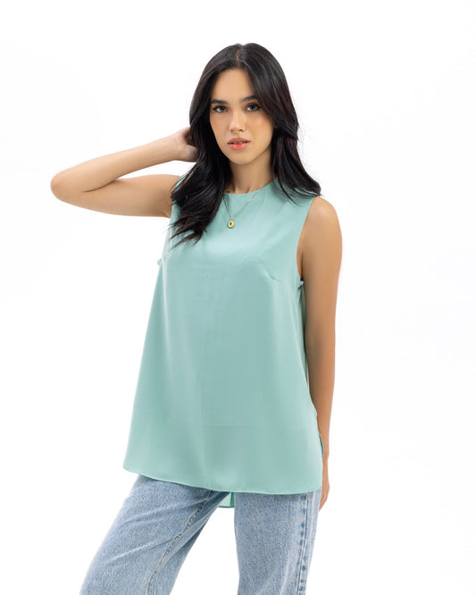 Green Sleeveless Crepe Crewneck Short-length Top