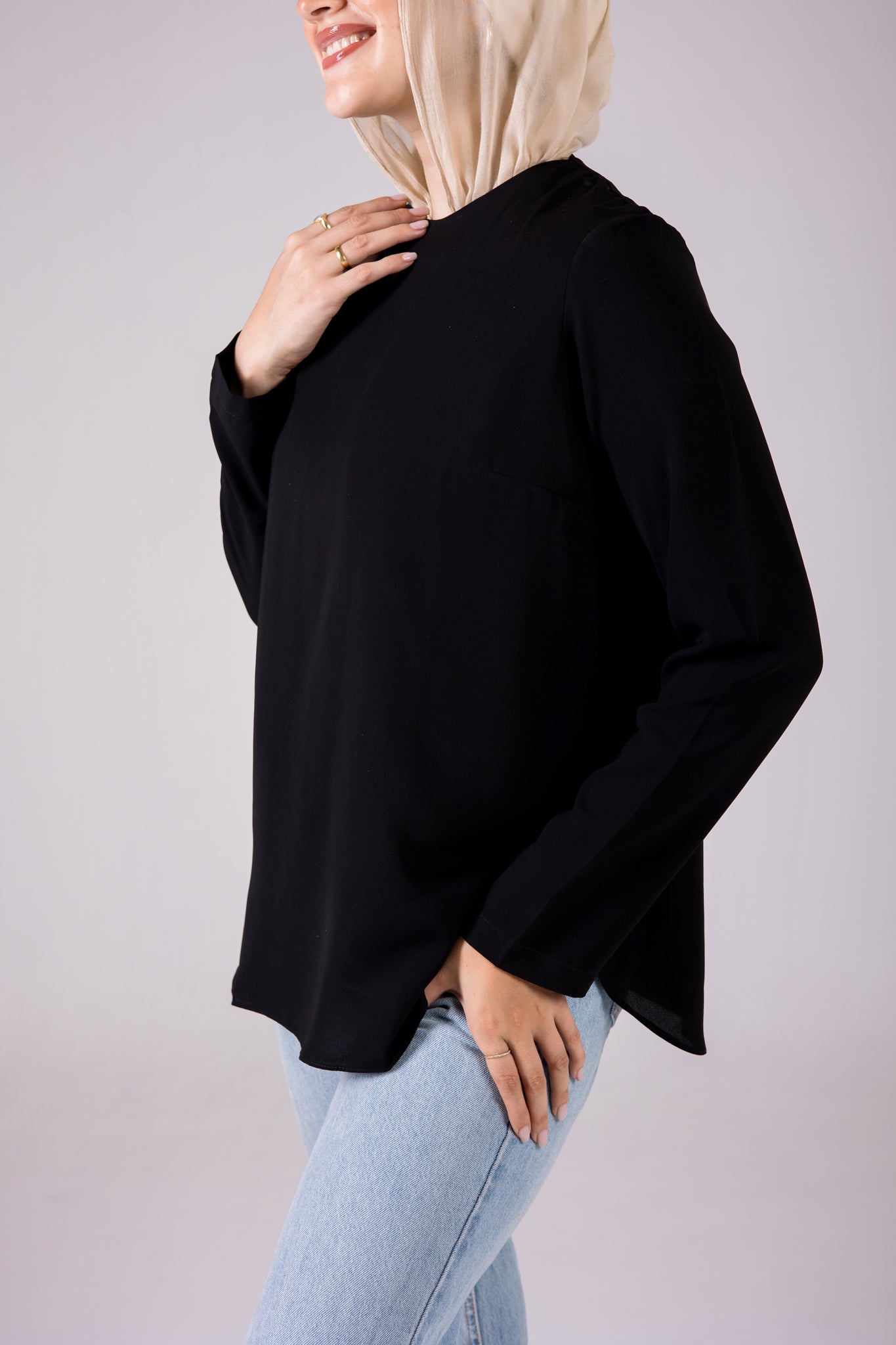 Dressy Short-length Long-sleeve crewneck - Monochrome