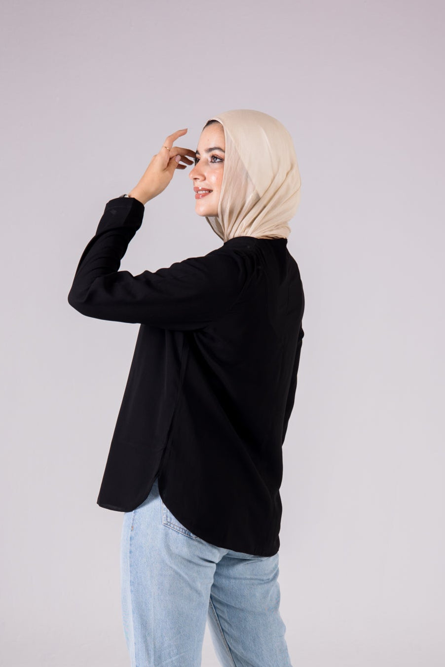 Dressy Short-length Long-sleeve crewneck - Monochrome