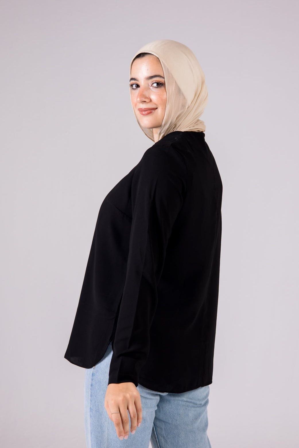 Dressy Short-length Long-sleeve crewneck - Monochrome