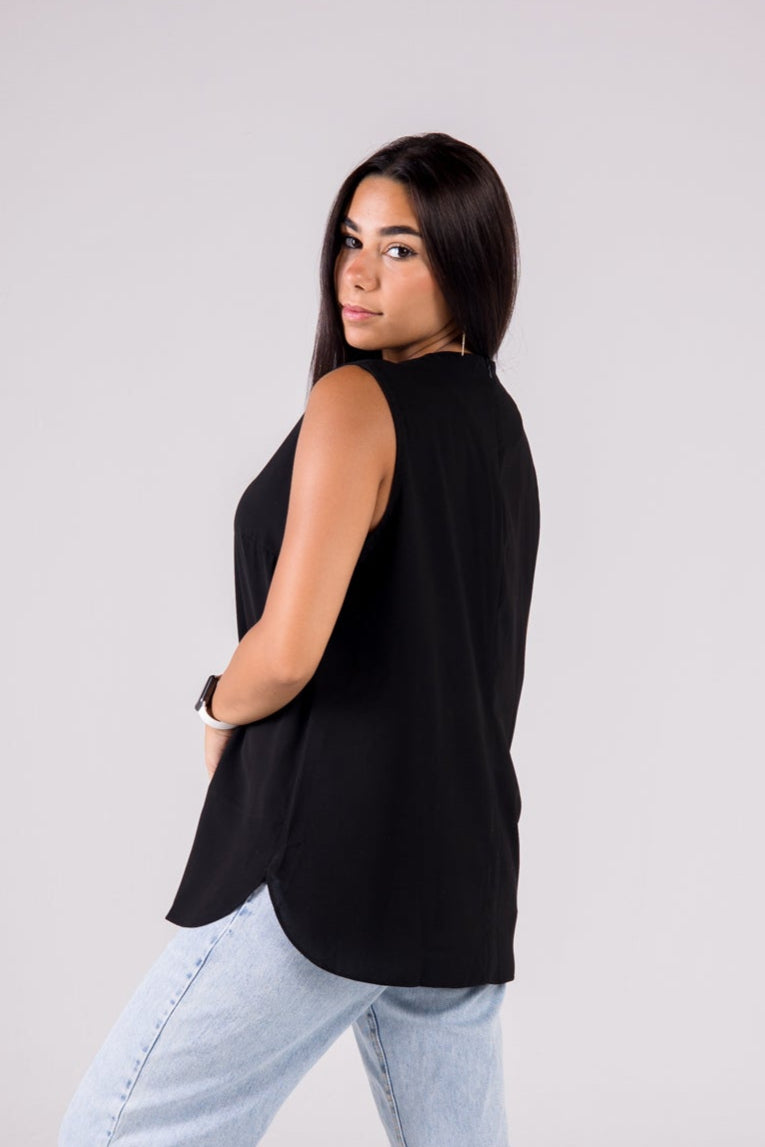 Dressy Short-length Sleeveless crewneck- Basic