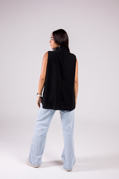 Sleeveless Crepe Turtleneck Short-length Top