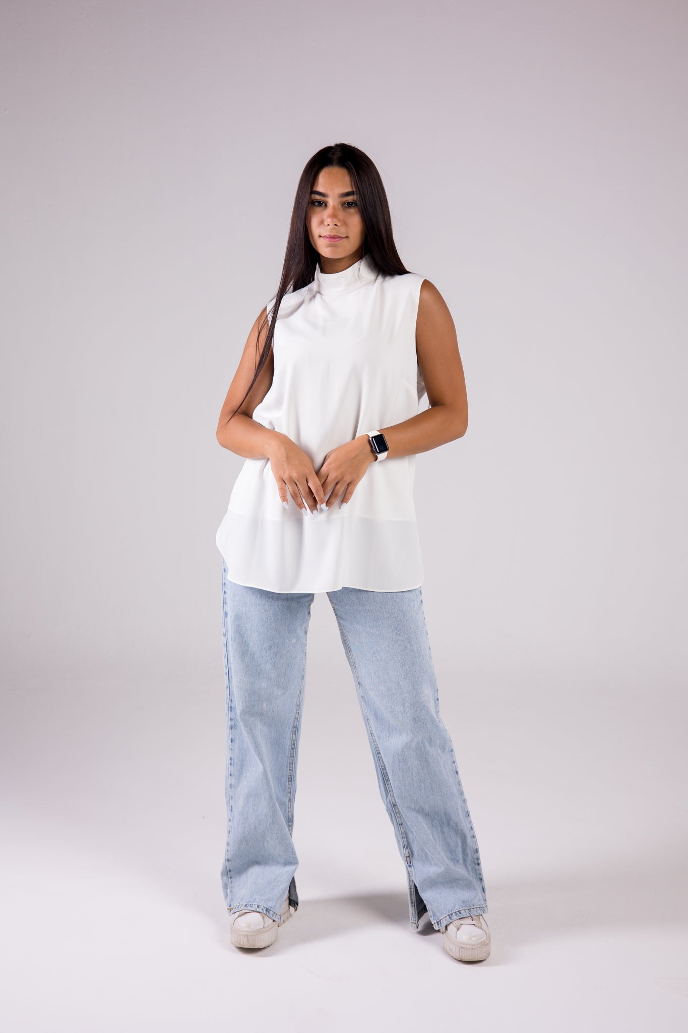 Sleeveless Crepe Turtleneck Short-length Top