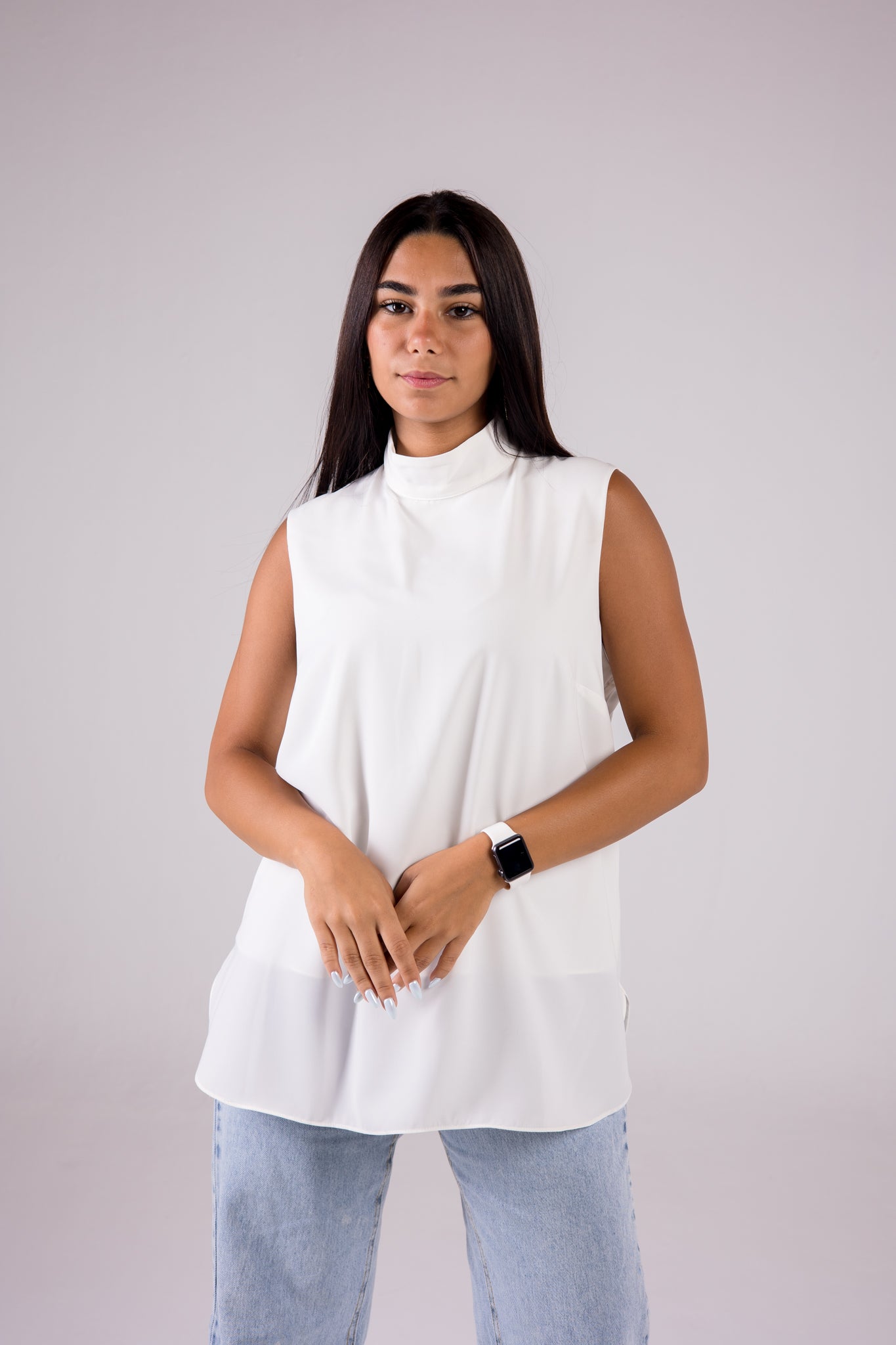 Sleeveless Crepe Turtleneck Short-length Top