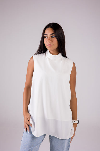 Sleeveless Crepe Turtleneck Short-length Top