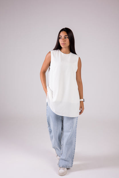 Sleeveless Crepe Crewneck Medium-length Top