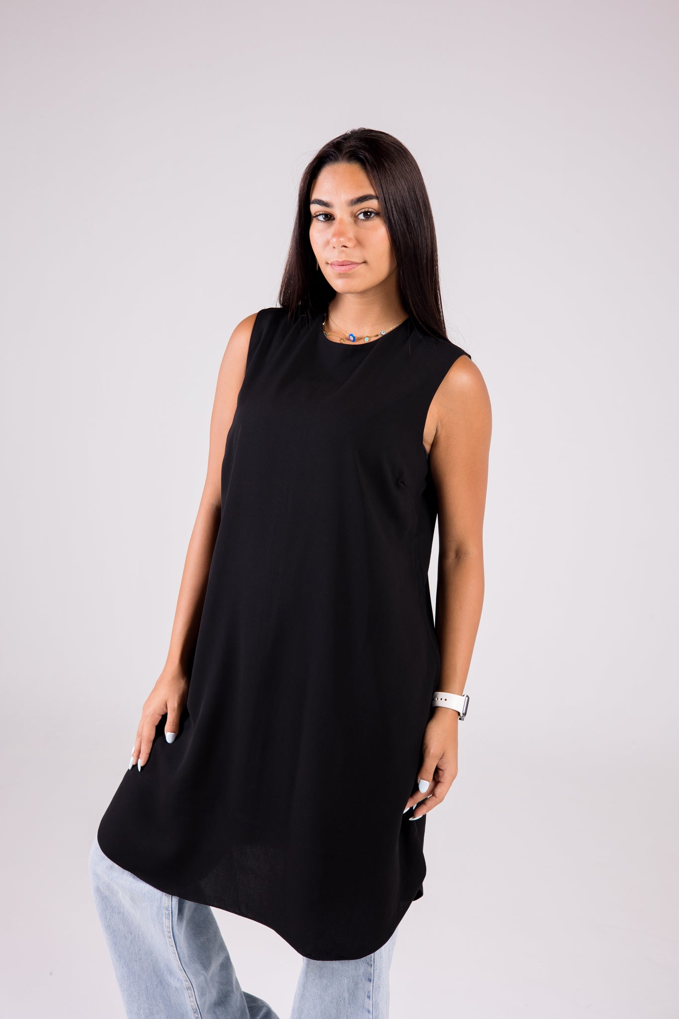 Sleeveless Crepe Crewneck Long-length Top