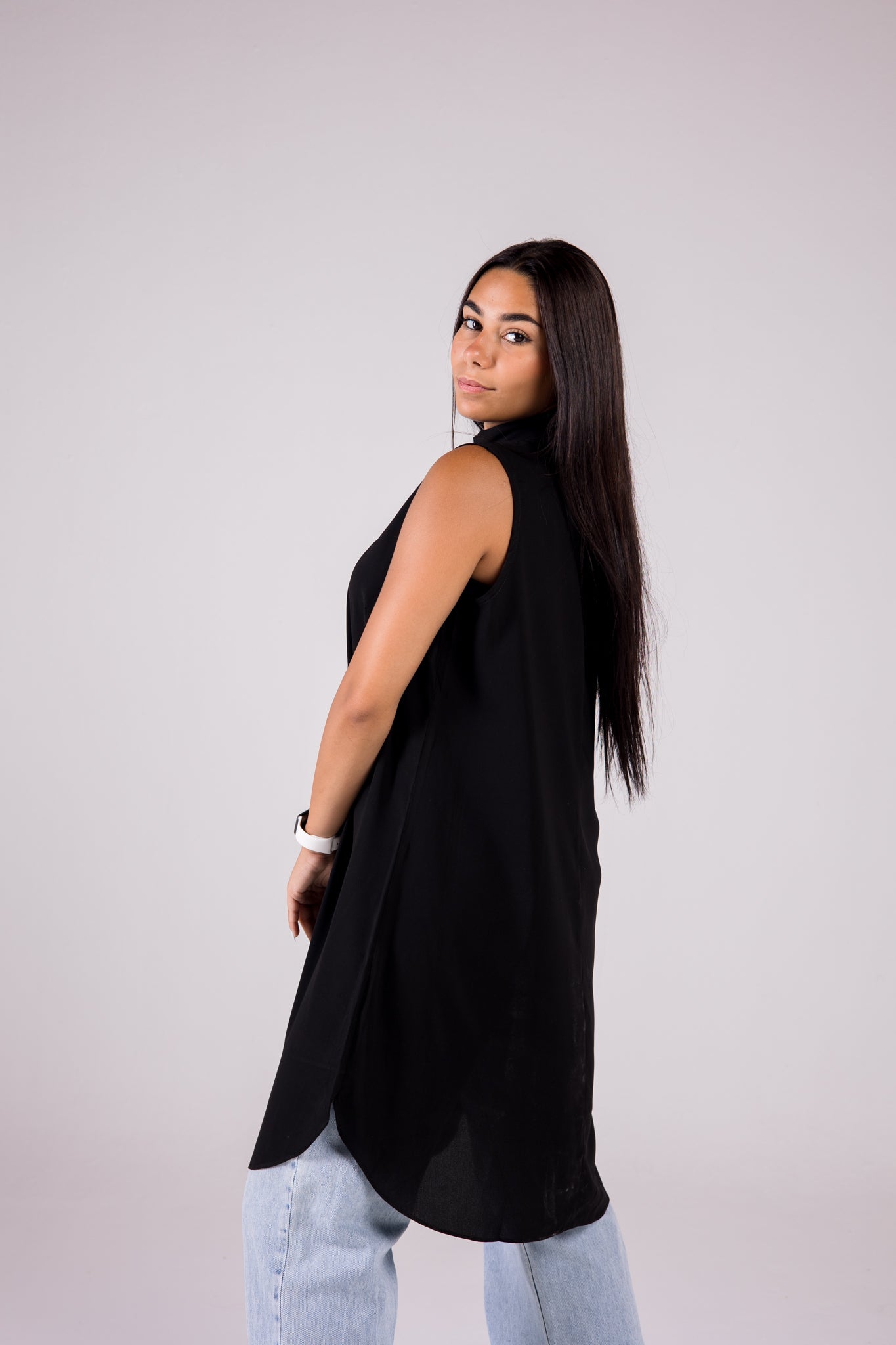 Sleeveless Crepe Turtleneck Long-length Top Monochrome