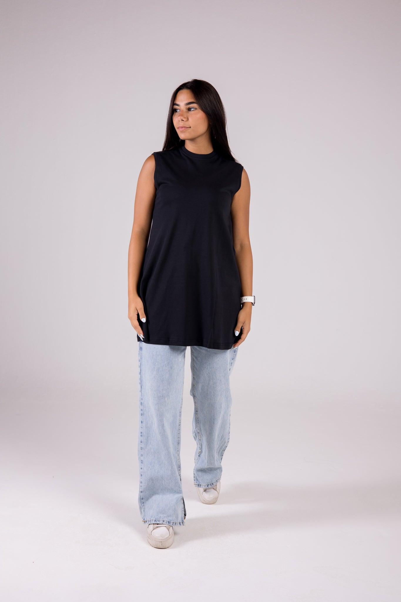 Sleeveless Cotton Crewneck Medium-length Top Monochrome