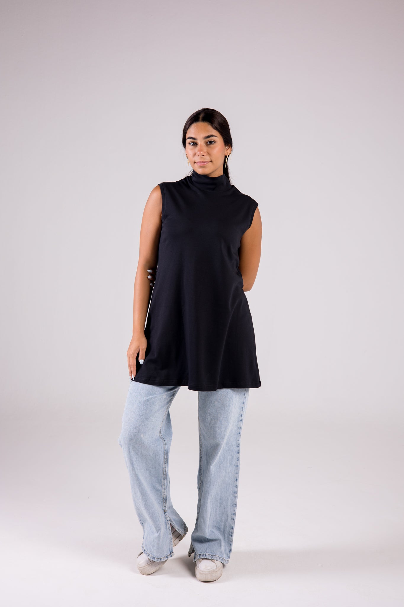 Sleeveless Cotton Turtleneck Medium-length Top Monochrome