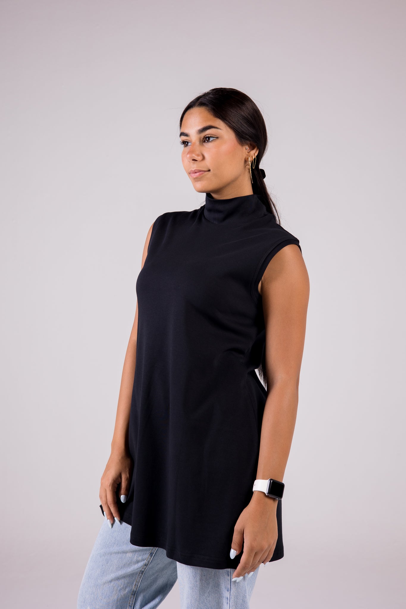 Sleeveless Cotton Turtleneck Medium-length Top Monochrome