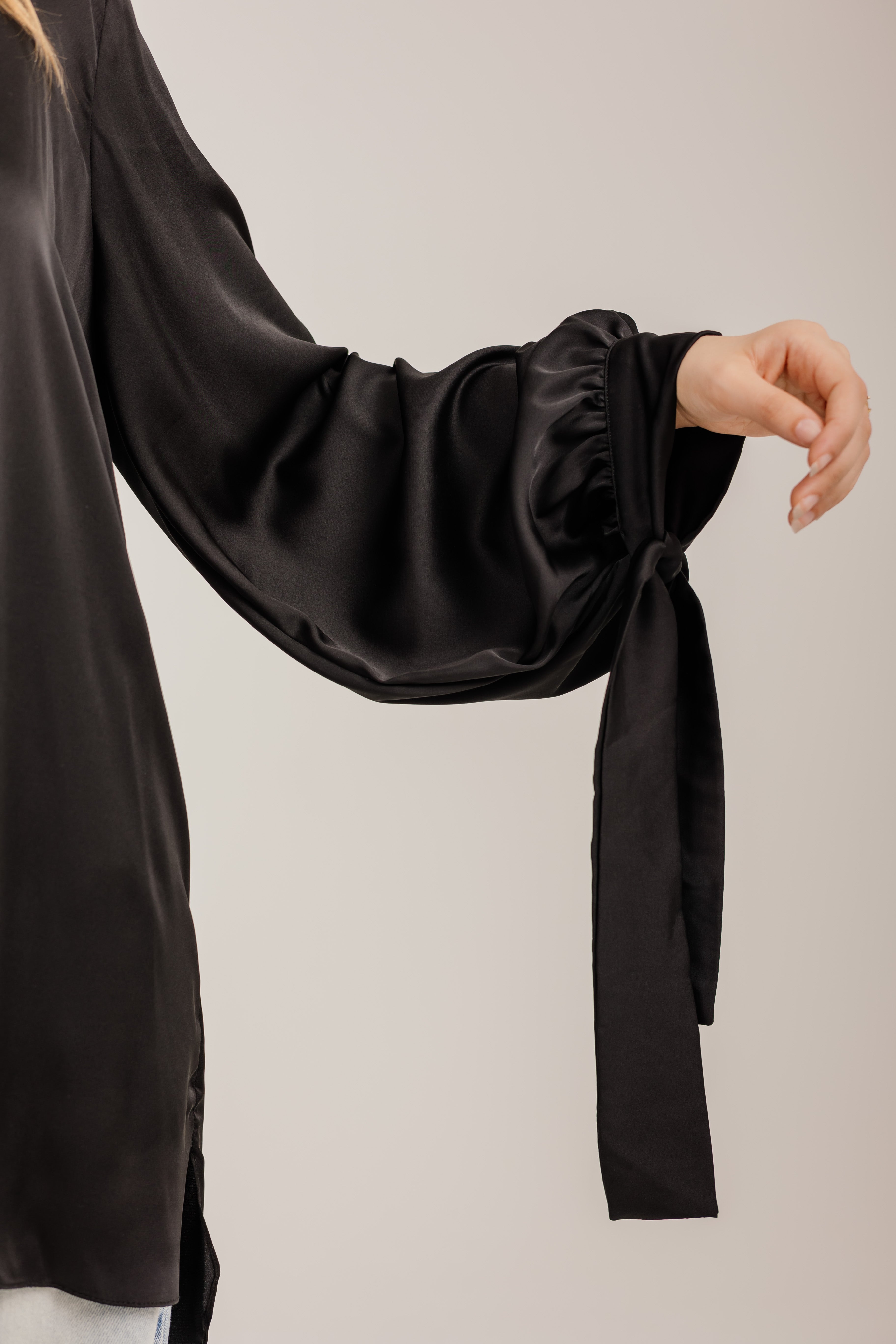 Puff-Sleeve Shirt with Ribbon